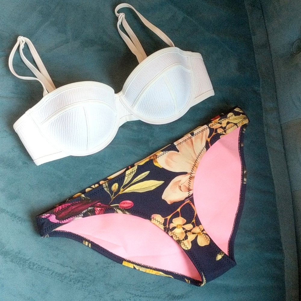 S/M Triangl Confetti Garden Bikini